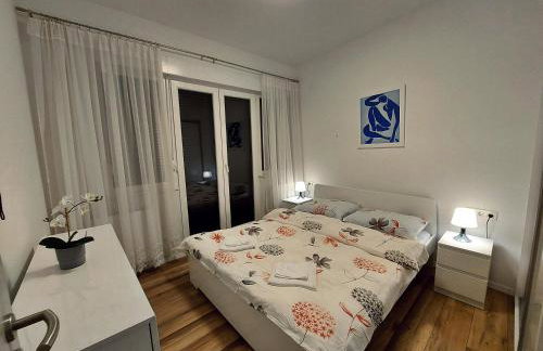 Apartments Square - Photo 40