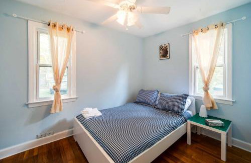 Ferndale Apartment with Yard - Near the Detroit Zoo! - Foto 13