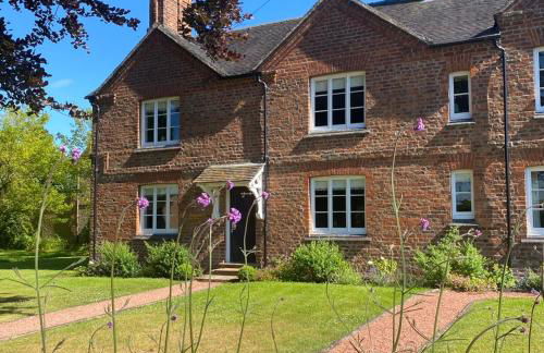 Cottage with log burner and hot tub in shropshire - Foto 1