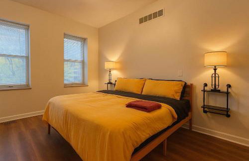 Soulard King Loft near Anheuser-Busch Brewery - Photo 4