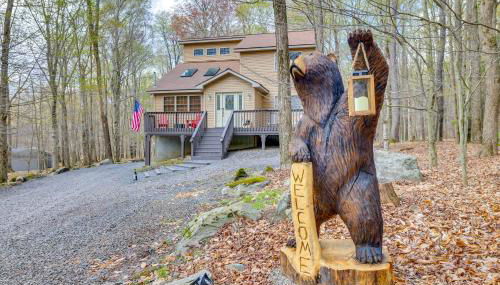 Hot Tub, Game Room! Poconos Home 22 Mi to Slopes - Foto 3