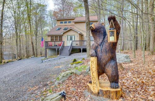 Hot Tub, Game Room! Poconos Home 22 Mi to Slopes - Foto 3