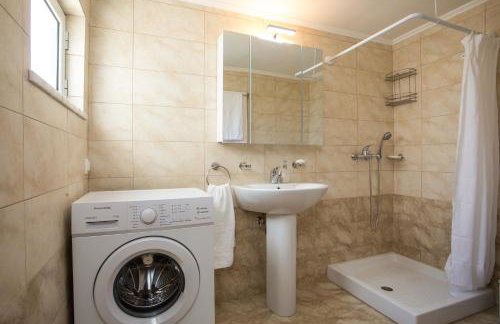 Rhodes VistaPeak Retreat - Photo 12