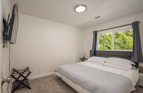 Updated Large River Front Home with Hot Tub - Foto 20