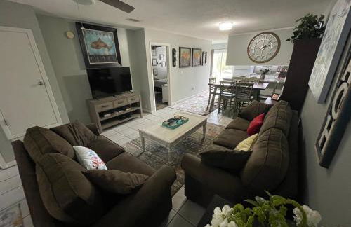 Destin-y 30A Beach Retreat Self Checkin - Huge Private Backyard Deck with Outdoor Shower - Foto 24