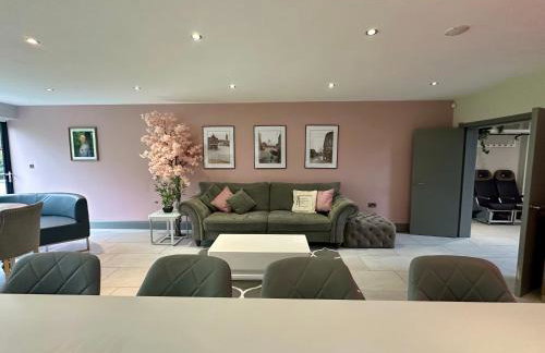 Luxury 5 Bed All En-Suite Cinema Room - Foto 3