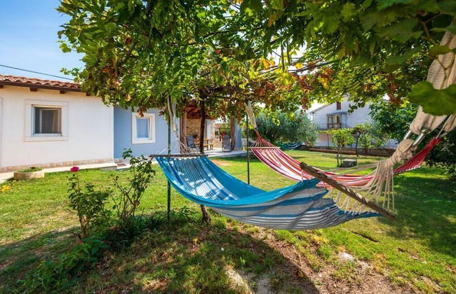 Charming House With Garden and BBQ in Galizana - Photo 29