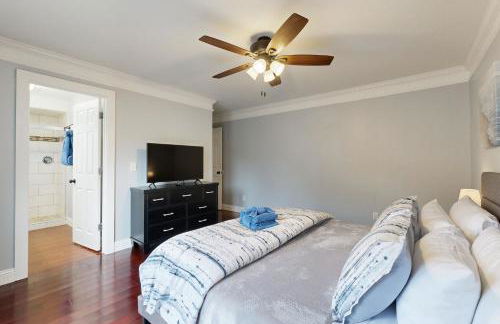 Bring Your Pup! Goose Creek Home with Private Pool - Foto 10