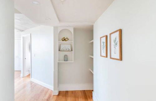 Jennifer's Cozy Apt Walk to Brown In Unit Laundry - Foto 17