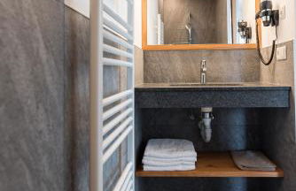 MESNERHOF CHALET - Ruhe, Rückzug & Südtiroler Charme mit kostenlosem Parken in der Tiefgarage - Photo 66