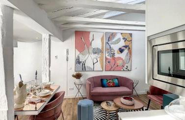 Chic Penthouse with Urban Charm & Rooftop - Foto 2