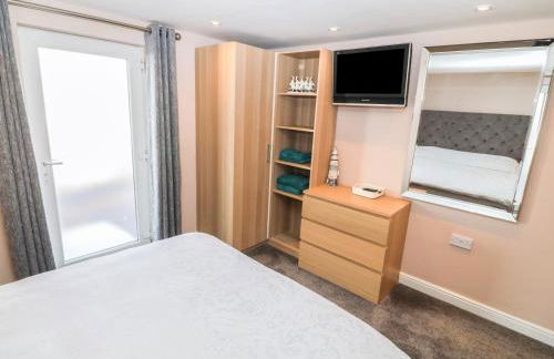 Sea Scape - Photo 14