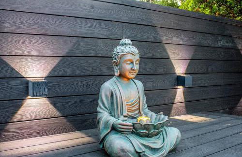 Luxury 4-Bedroom High-End Home, Includes Jacuzzi and Pool Table - Foto 36