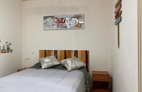 Fuengirola Holiday Apartment w/Balcony View & Pool - Photo 3