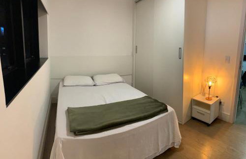 709- Apartamento Decorado Encantador, mobiliado, amplo, cozinha completa, Excelente localização no Rebouças - Foto 11