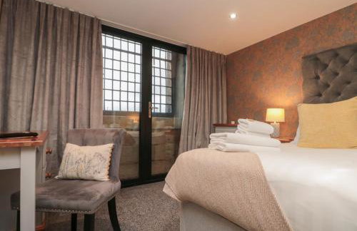 Tornado Engine Shed - Photo 17