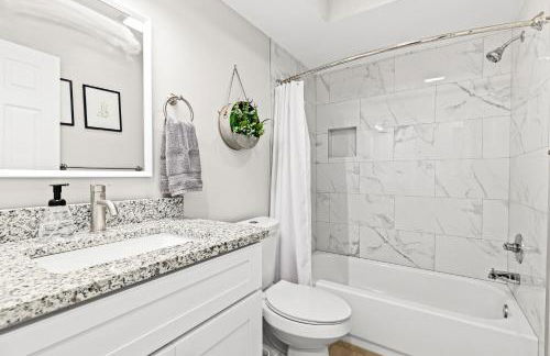 Cozy Modern 1BR Close to Downtown - Foto 5