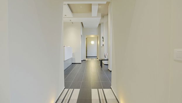 Check-in/check-out kiosk