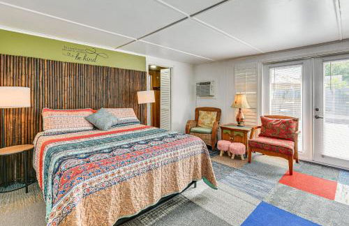 Fort Walton Beach Studio with Shared Pool and Patio! - Foto 1