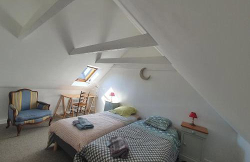 Maison historique - cour - centre-ville -plage 10 mn - Foto 9