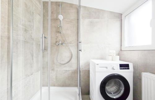 Tolstov Apartments - Monteurwohnung mit 3 Zimmern - Dachgeschoss - Parkplatz - Photo 16