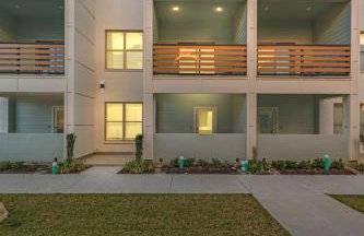 NEW Willow House KING Garage Sports Complex - Foto 13