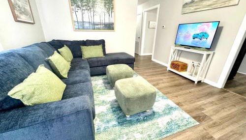 Soothing Greens Color Peaceful 3 BR 1BA Dwelling - Foto 1