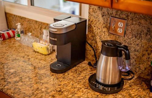 Peaceful Family Home with 3 Bedrooms and 2 Bathrooms - Photo 13