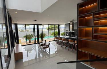 Belo sobrado com piscina aquecida em Ninho Verde 2 - Foto 27