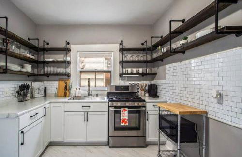 Entire 4 Bdrm Beautiful Home Next to WMU/K College - Foto 15