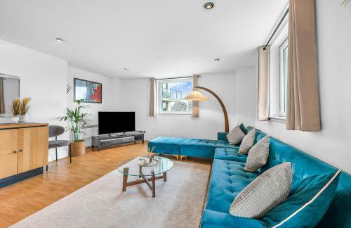 Riverside Apartments with Balcony, 1 Min Walk to Vauxhall Station - Foto 7