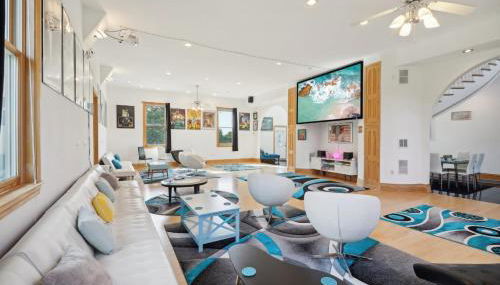 The Starlight Tower Manor, River, Arcades, Observatory, Theater - Foto 5