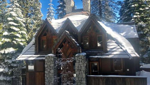 Little Ahwahnee Inn Entrance to Yosemite - Foto 2