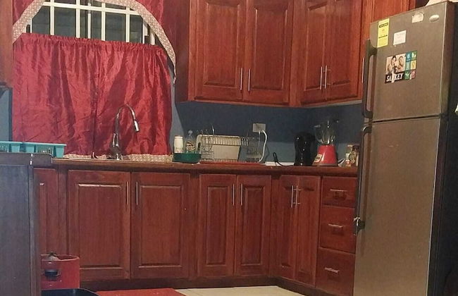 Charming Piarco Home With Garden View - Foto 1