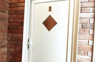 RIVER VIEW NEAR FRANKFURT - 3 ROOMS-4 BEDS & 1 SOFA BED -AIR CONDITION- Private PARKING - Foto 12