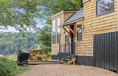 Haven Tiny House w hot tub on river near Stowe - Foto 1