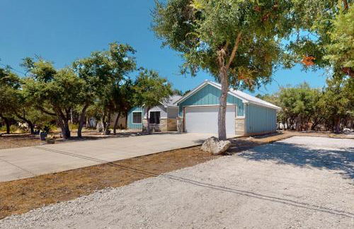 Tanglewood Retreat | Updated house in Spring Branch with a large yard - Foto 23