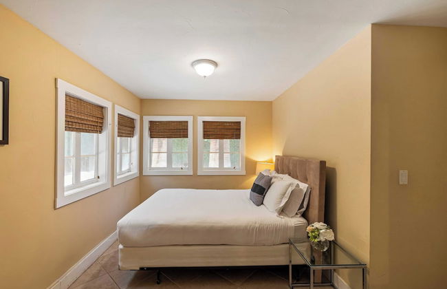 Dandelion by Avantstay Pool, 0.2mi to Downtown! - Foto 23