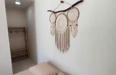 ESPAÇO PÉROLA GUANABARA, 70 Metros do Mar, 4 Suítes independentes COM AR, Área Gourmet Integrada com Piscina,Churrasqueira, 900 Metros de CASTELHANOS, ideal para FAMÍLIAS E AMIGOS - Foto 47