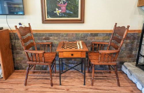 Oak Pond Retreat Stocked pond/pool table/BBQ Grill/EV Charger - Foto 14