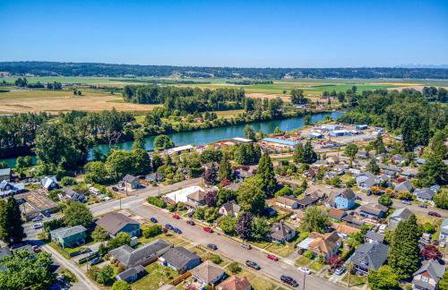 Modern 2 Bedroom Farmhouse Cottage with Hot Tub in Snohomish - Foto 54