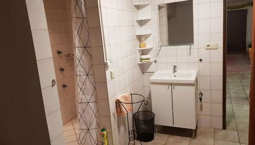 Ferienwohnung und Monteurwohnung mit großer begehbarer Dusche - Foto 5