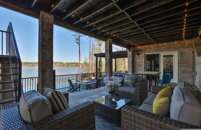 7BR Lakefront Haven Pool Hot Tub Gated 4acres - Foto 50