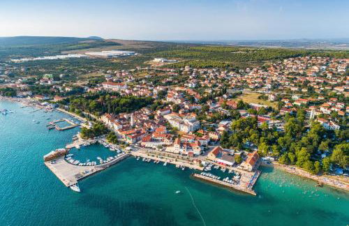 Merita Apartments with Pool - Photo 8