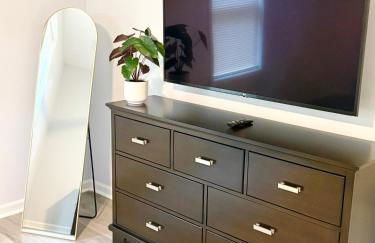 Bright, Cozy & Convenient - Minutes from UAB, Airport and Downtown Fun! - Foto 40