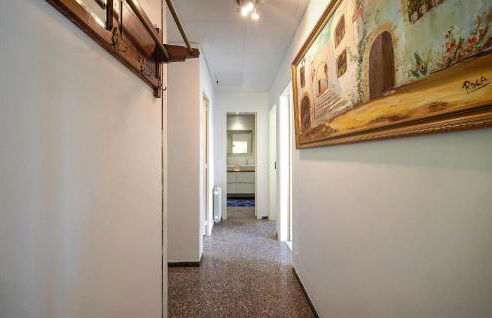 Nice Apartment In Pineda De Mar - Photo 15