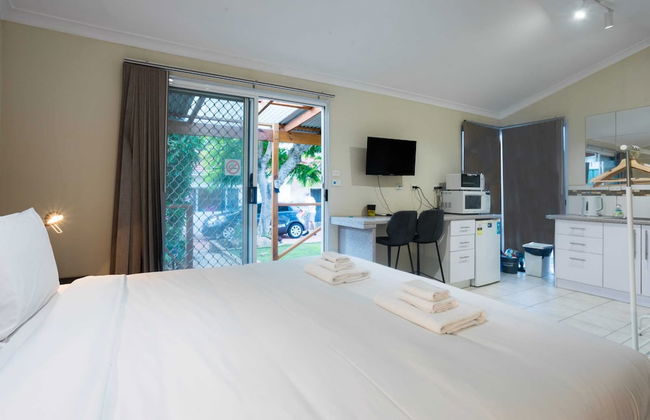 Studio Granny Flat in Melville With Patio - Photo 3