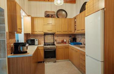 Traditional house in the centre of Kymi - Photo 5