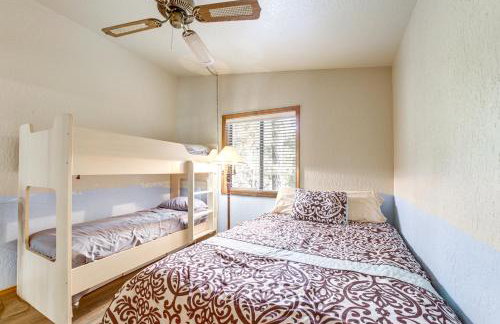 Fire Pit and Wraparound Porch Munds Park Cabin! - Foto 17