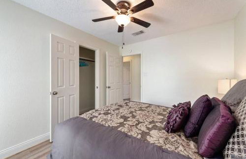 Super Cozy Entire House Near Downtown - Book Now !! - Foto 26